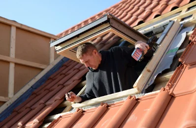 Pose de fenêtres de toit Velux à Tréduder